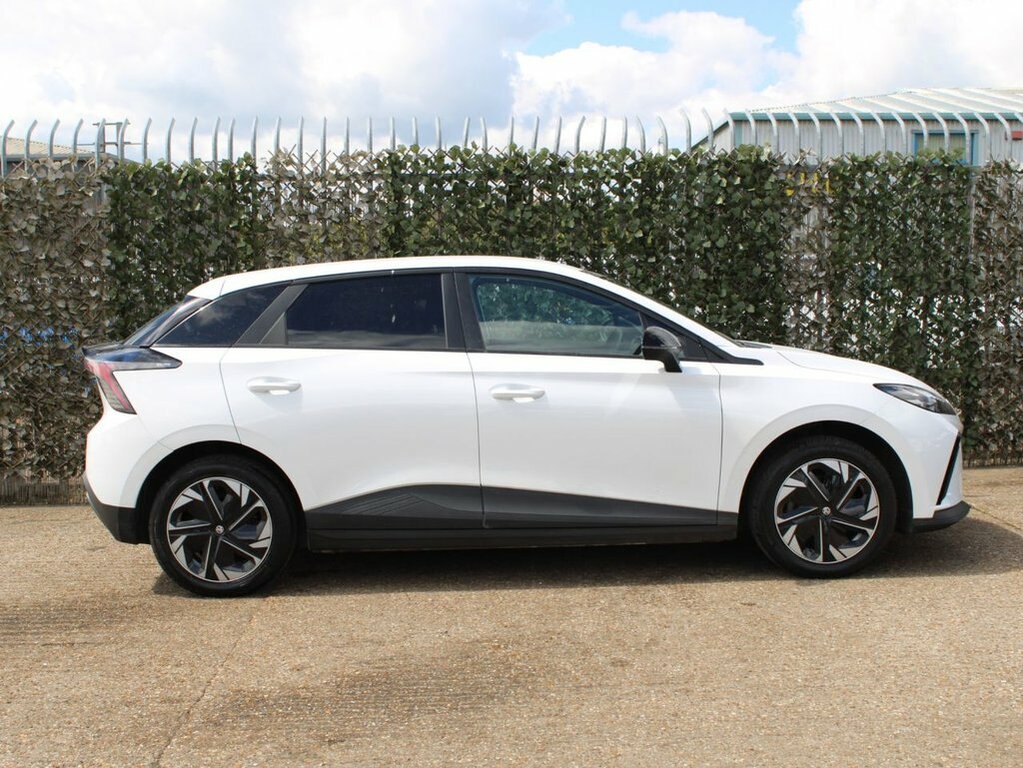 MG MG4 Hatchback HN72JWD White #3
