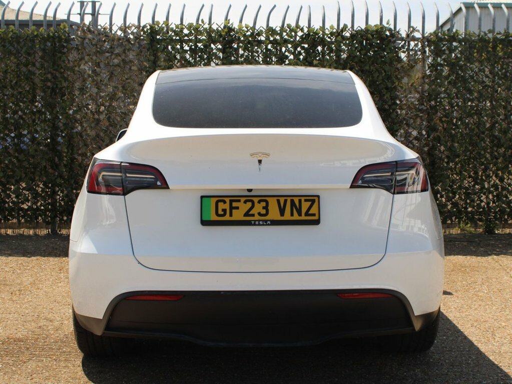 Tesla Model Y Suv GF23VNZ White #4