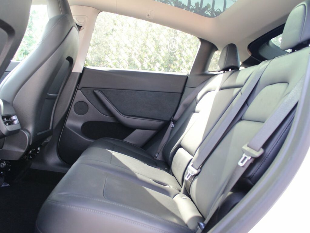 Tesla Model Y Suv GF23VNZ White #6