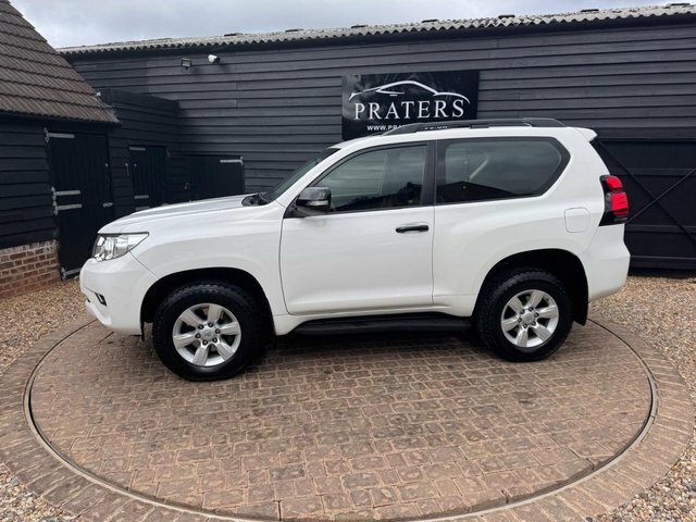 Toyota Land Cruiser Utility Panel Van White #6