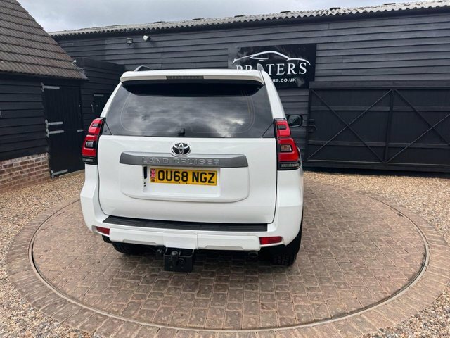 Toyota Land Cruiser Utility Panel Van White #3