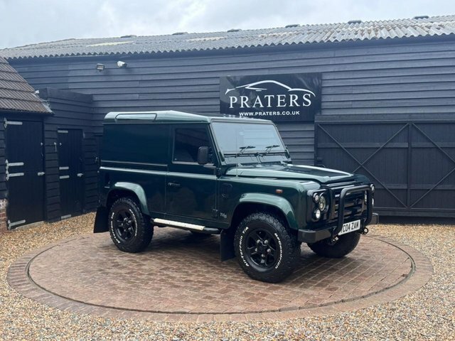 Land Rover Defender Green #9