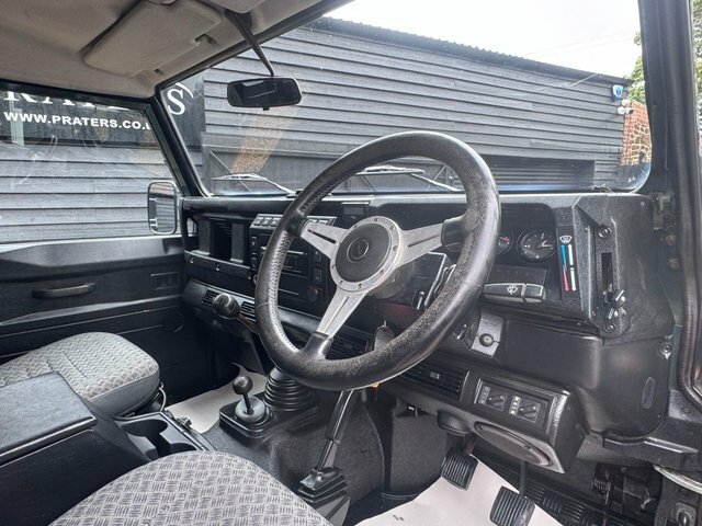 Land Rover Defender Td5 County Hard Top YC04ZAM Green #6