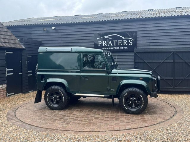 Land Rover Defender Green #12