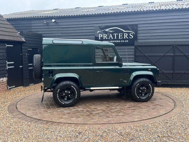 Land Rover Defender Td5 County Hard Top YC04ZAM Green #4