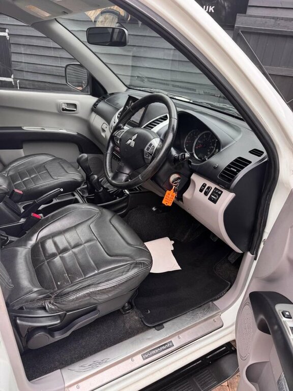 Mitsubishi L200 Di-d 4X4 Trojan Dcb 2012 Black #8