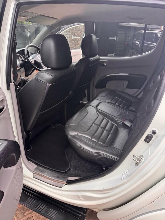 Mitsubishi L200 Di-d 4X4 Trojan Dcb 2012 Black #11