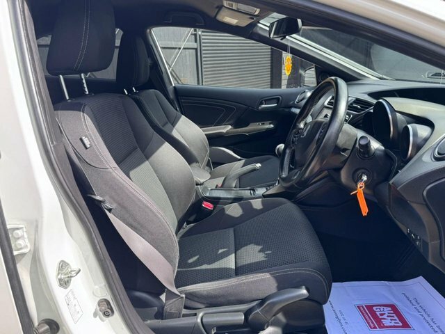 Honda Civic I-vtec Sport Hatchback White #6