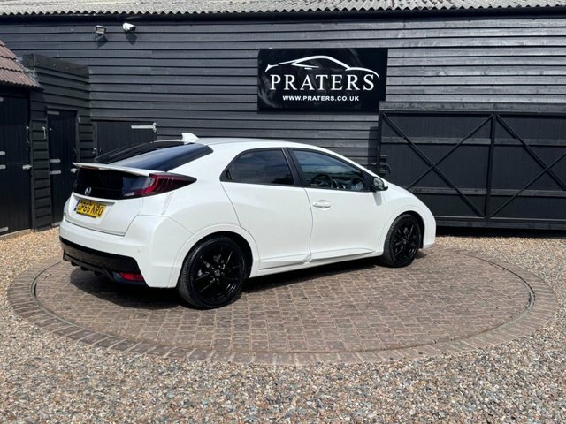 Honda Civic I-vtec Sport Hatchback White #4