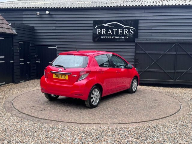 Toyota Yaris Dual Vvt-i Tr Hatchback Red #6