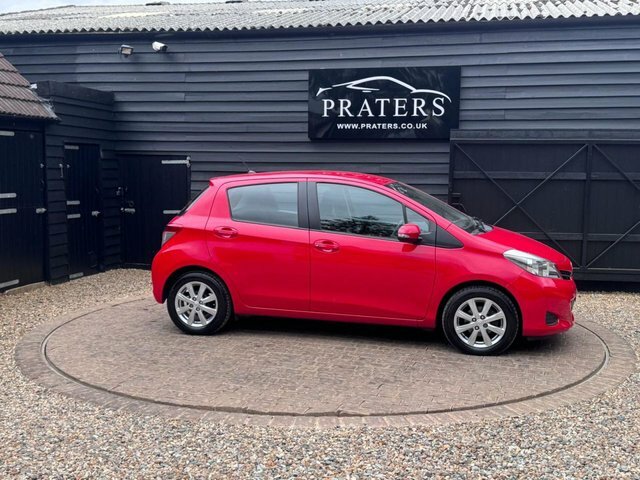 Toyota Yaris Dual Vvt-i Tr Hatchback Red #4