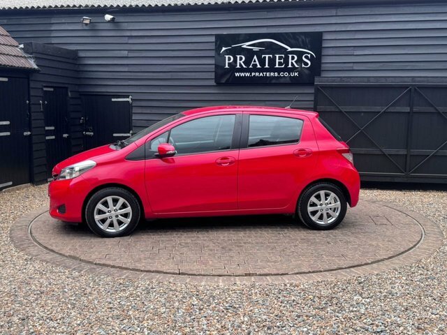Toyota Yaris Dual Vvt-i Tr Hatchback Red #5