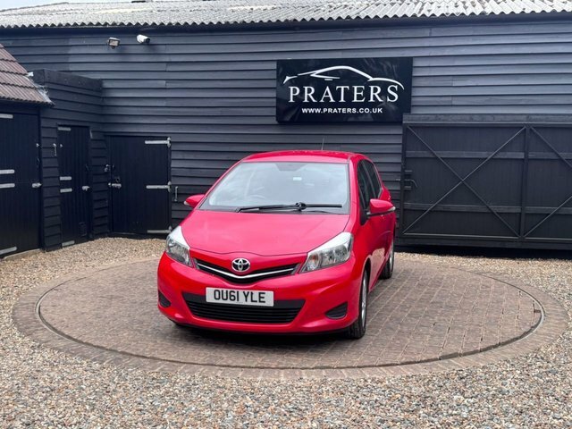 Toyota Yaris Dual Vvt-i Tr Hatchback Red #3