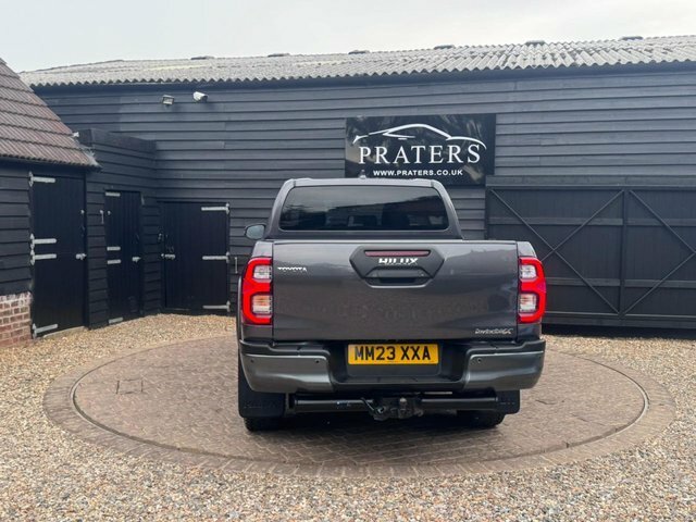 Toyota HILUX D-4d Invincible X Pickup Grey #5