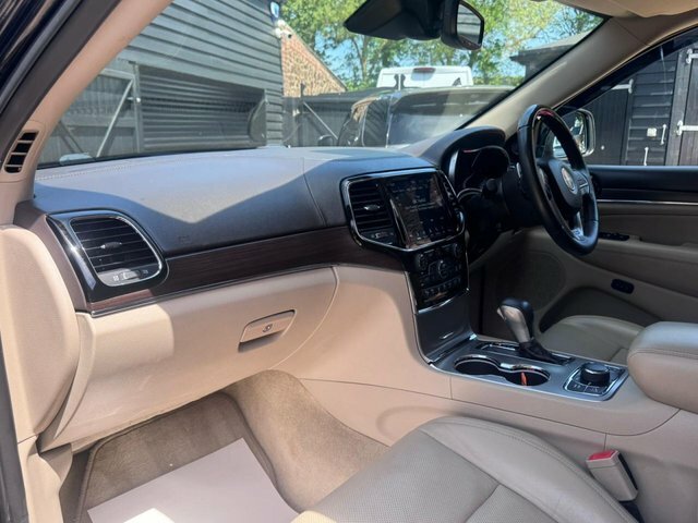 Jeep Grand Cherokee Summit Black #12