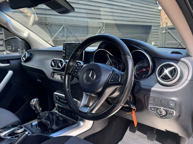 Mercedes-Benz X Class Class 2.3 X250 Black #10