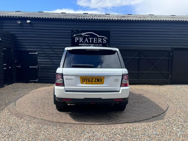 Land Rover Range Rover Sport Sd V6 Hse Suv OY62ZWX White #3