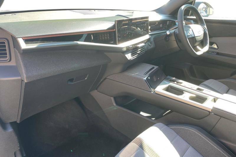 Vauxhall Grandland 1.2 Hybrid 136 Ultimate E-dct6 - 2025 74 BC74NBK White #2