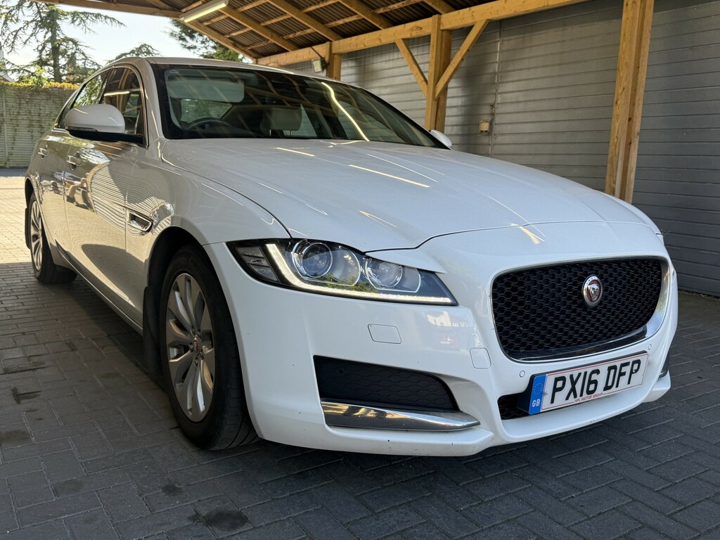 Jaguar XF Saloon 2.0 D Portfolio 201616 White #3