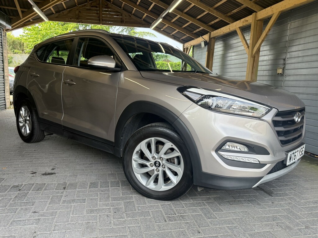 Hyundai Tucson Suv 1.6 Tucson Se Nav 1.6 Gdi 132Ps Bd No Aa 2017 White