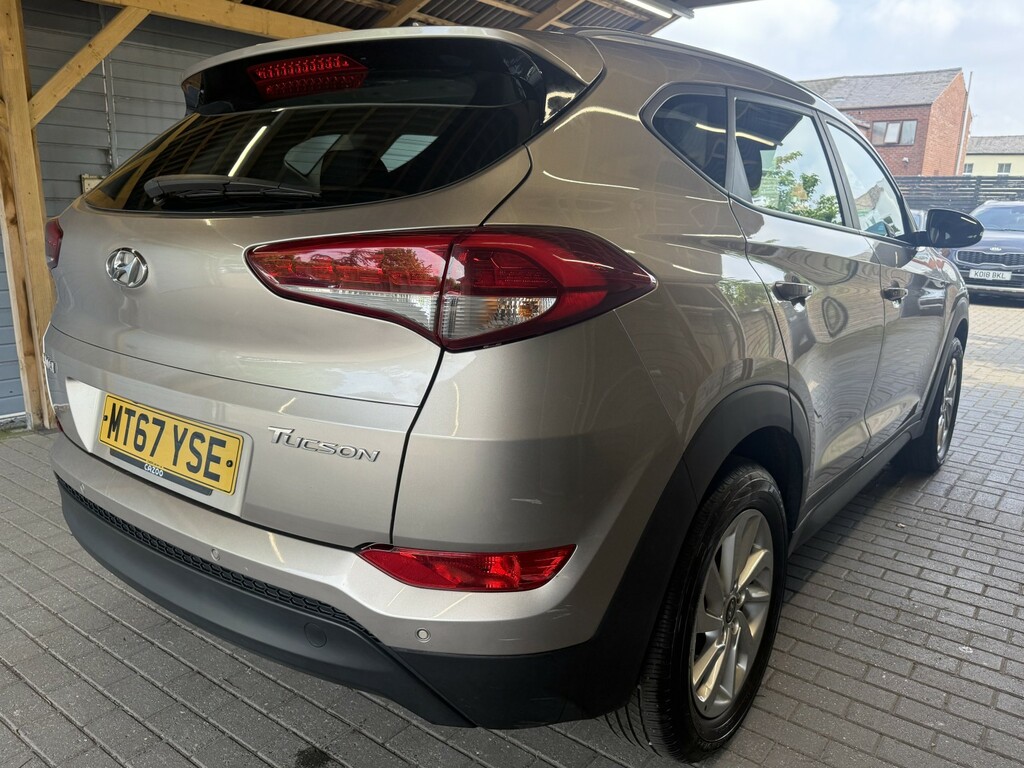 Hyundai Tucson Suv 1.6 Tucson Se Nav 1.6 Gdi 132Ps Bd No Aa 2017 MT67YSE White #6