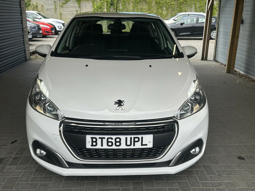 Peugeot 208 Hatchback 1.2 Puretech Signature 201968 BT68UPL White #2