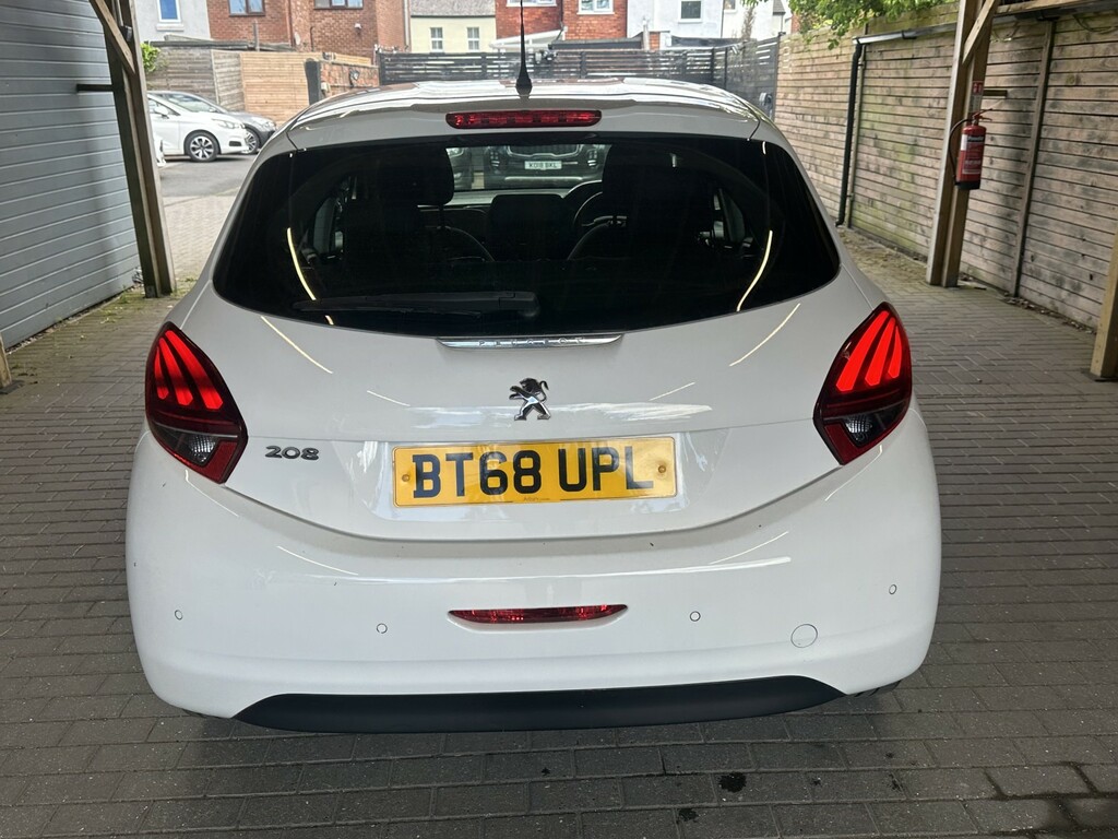 Peugeot 208 Hatchback 1.2 Puretech Signature 201968 BT68UPL White #6