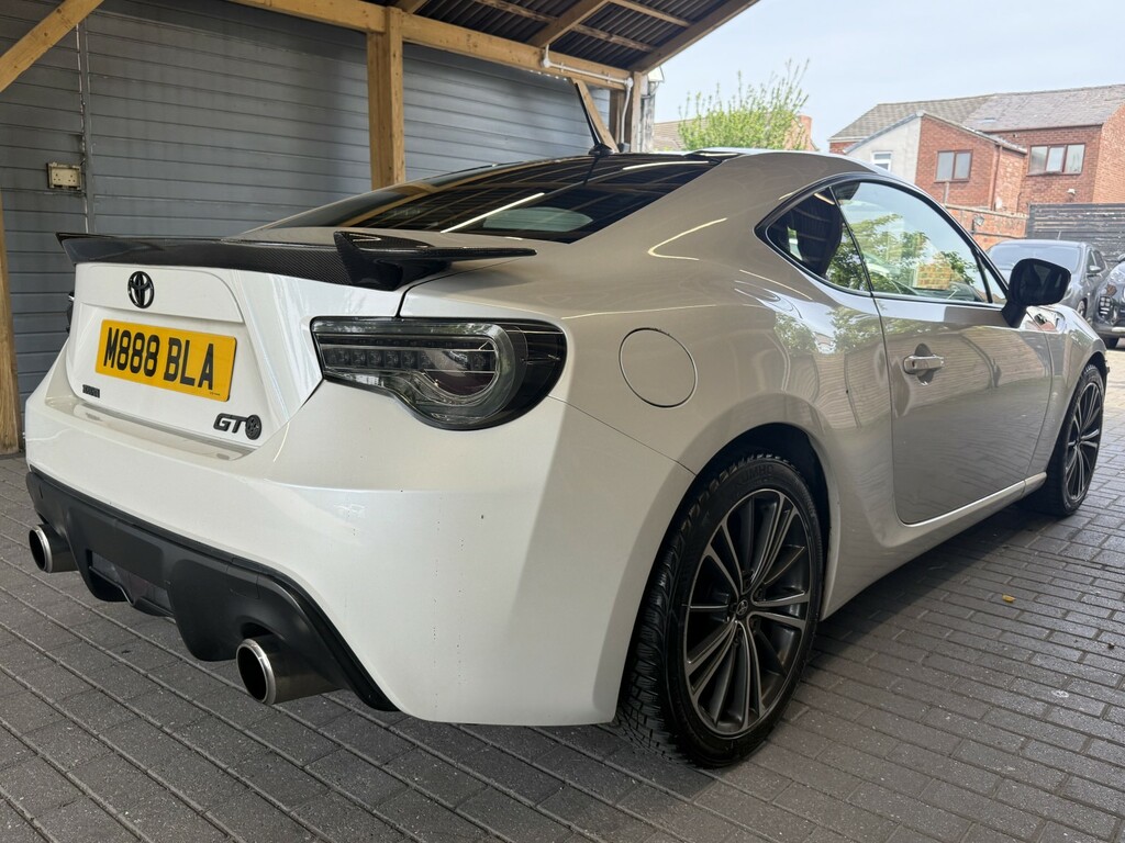 Toyota GT86 Coupe 2.0 Boxer D-4s 201212 White #5
