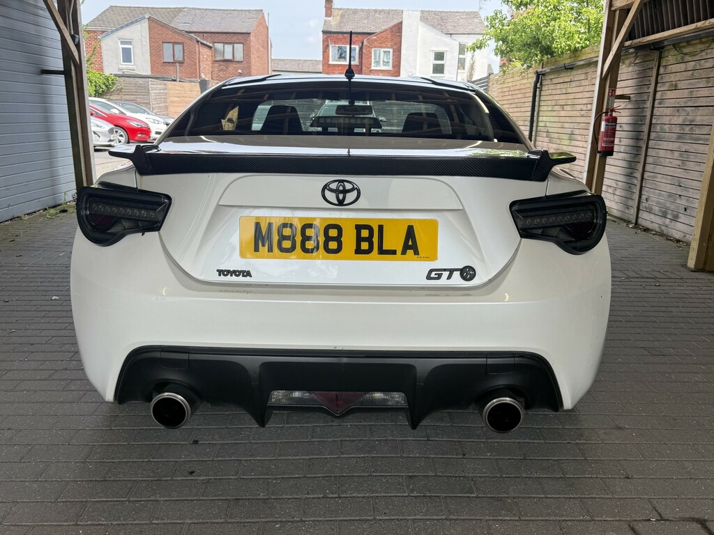 Toyota GT86 Coupe 2.0 Boxer D-4s 201212 White #6