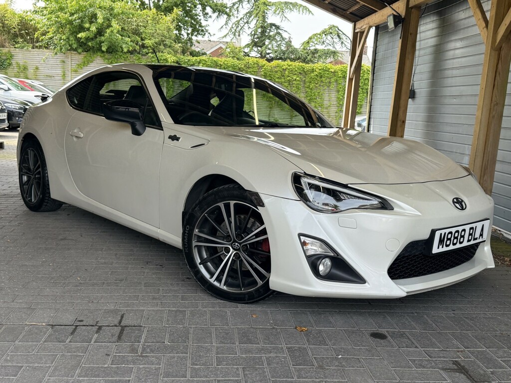 Toyota GT86 Coupe 2.0 Boxer D-4s 201212 White
