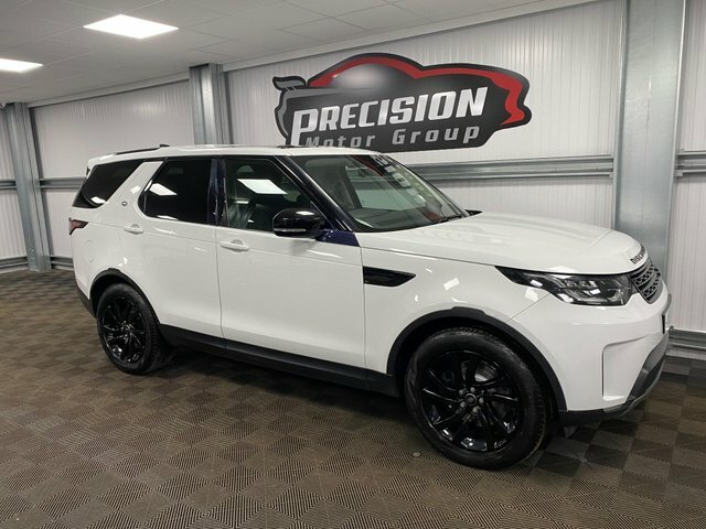 Land Rover Discovery Td V6 Hse AE17DZJ White #4