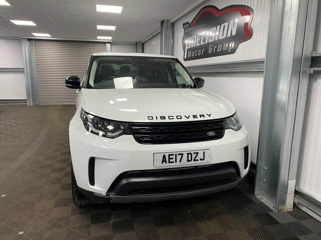 Land Rover Discovery Td V6 Hse AE17DZJ White #5