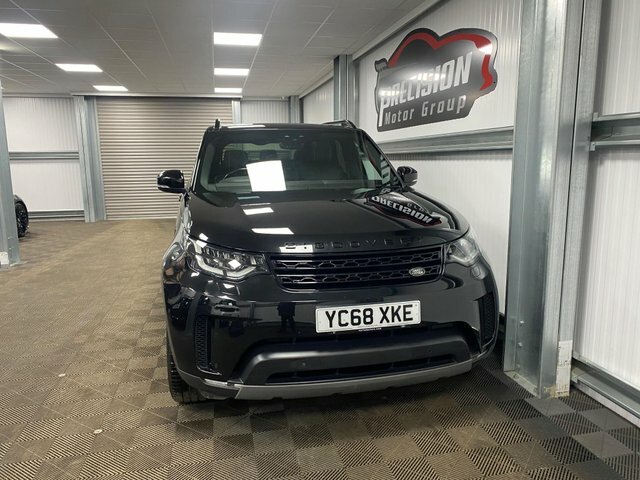 Land Rover Discovery Td V6 Hse YC68XKE Black #3