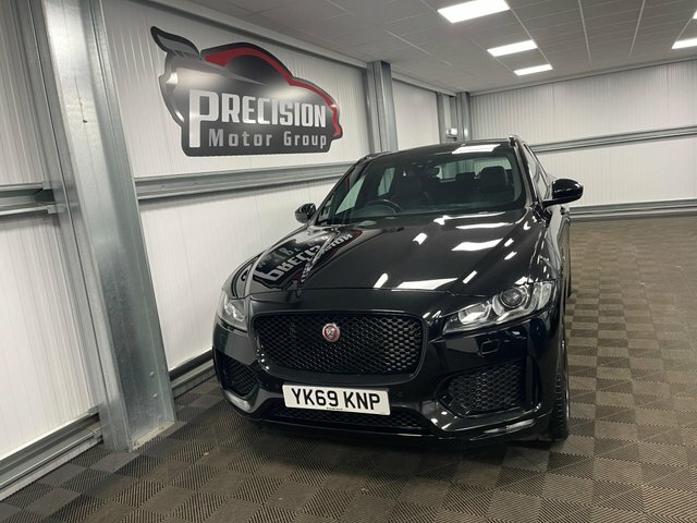 Jaguar F-Pace D180 Chequered Flag Black #5