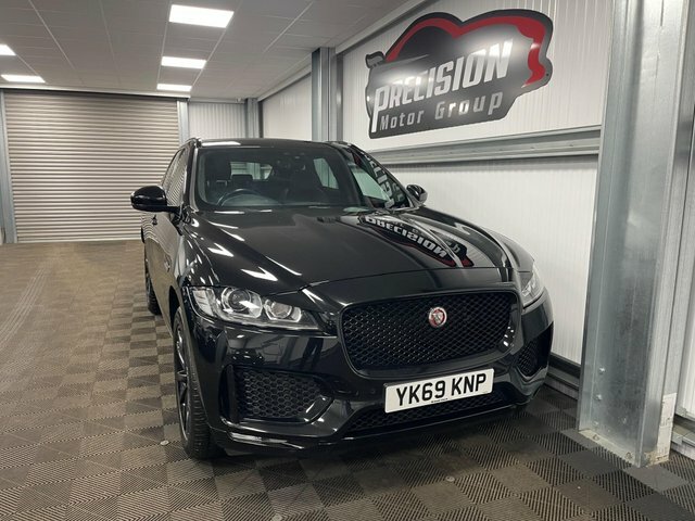 Jaguar F-Pace D180 Chequered Flag Black #2