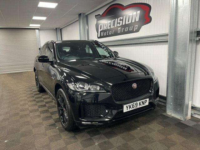 Jaguar F-Pace D180 Chequered Flag Black #3