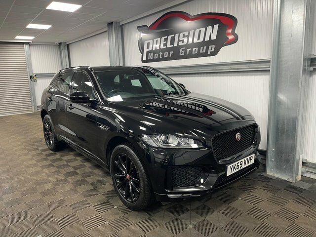 Jaguar F-Pace D180 Chequered Flag Black