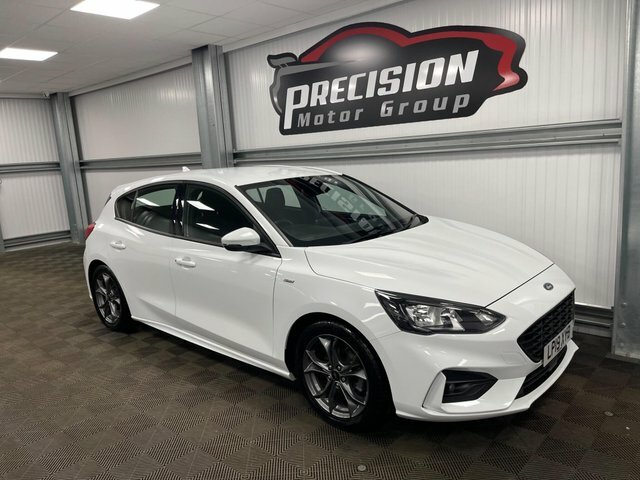 Ford Focus Ecoboost St-line Euro 6 LP19XYB White #2