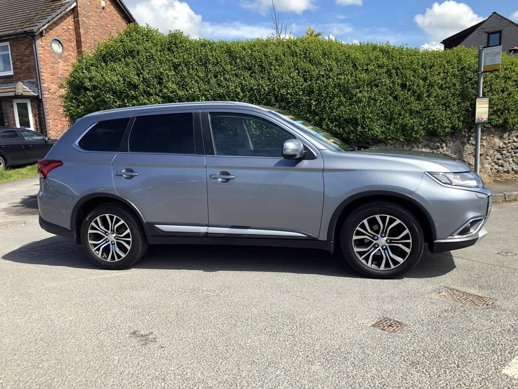 Mitsubishi Outlander Suv 2.2 Di-d Gx4 Turbo 4X4 - Full AD16MWM Grey #2