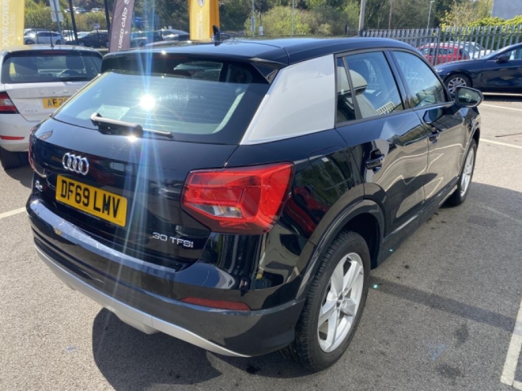 Audi Q2 1.0 Tfsi Sport DF69LMV Black #4