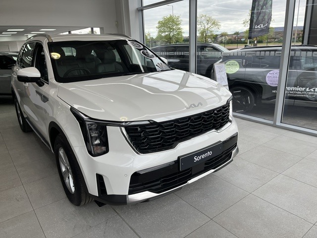 Kia Sorento 2.2 Crdi Pure Suv  White #3