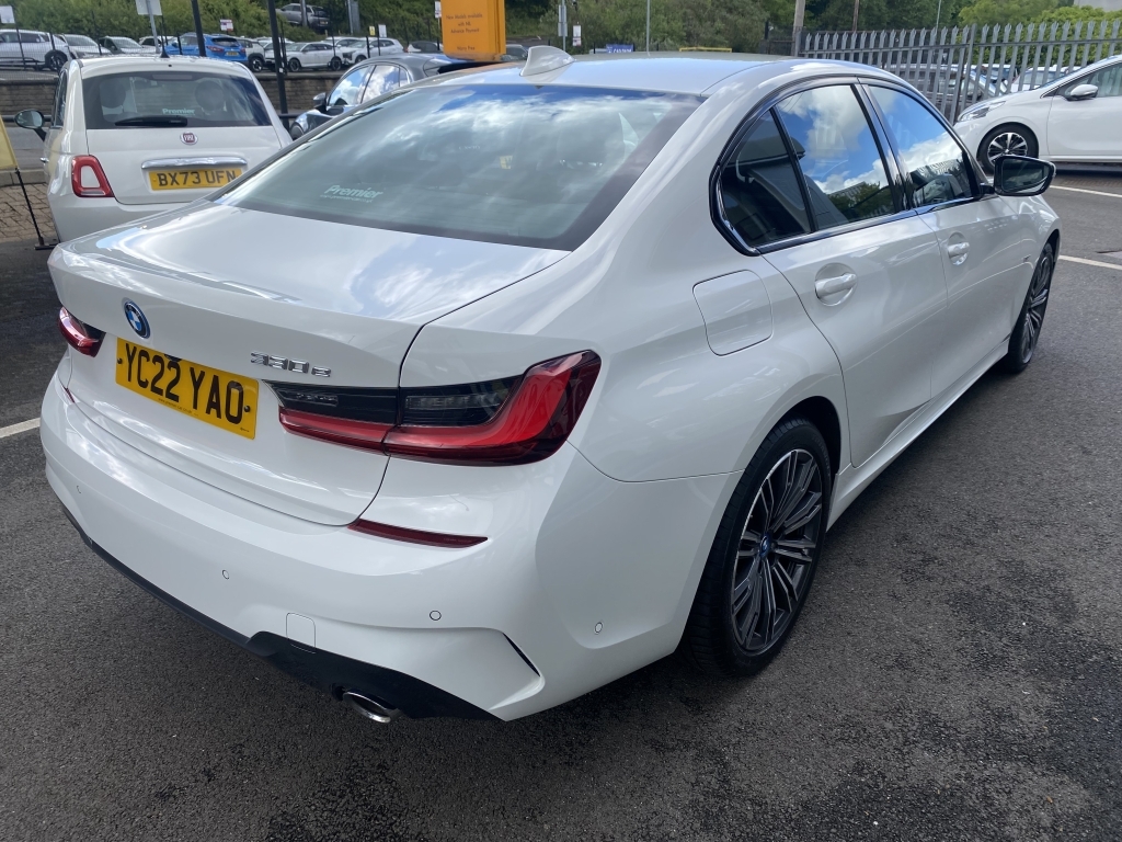 BMW 3 Series 2.0 330E M Sport YC22YAO White #4