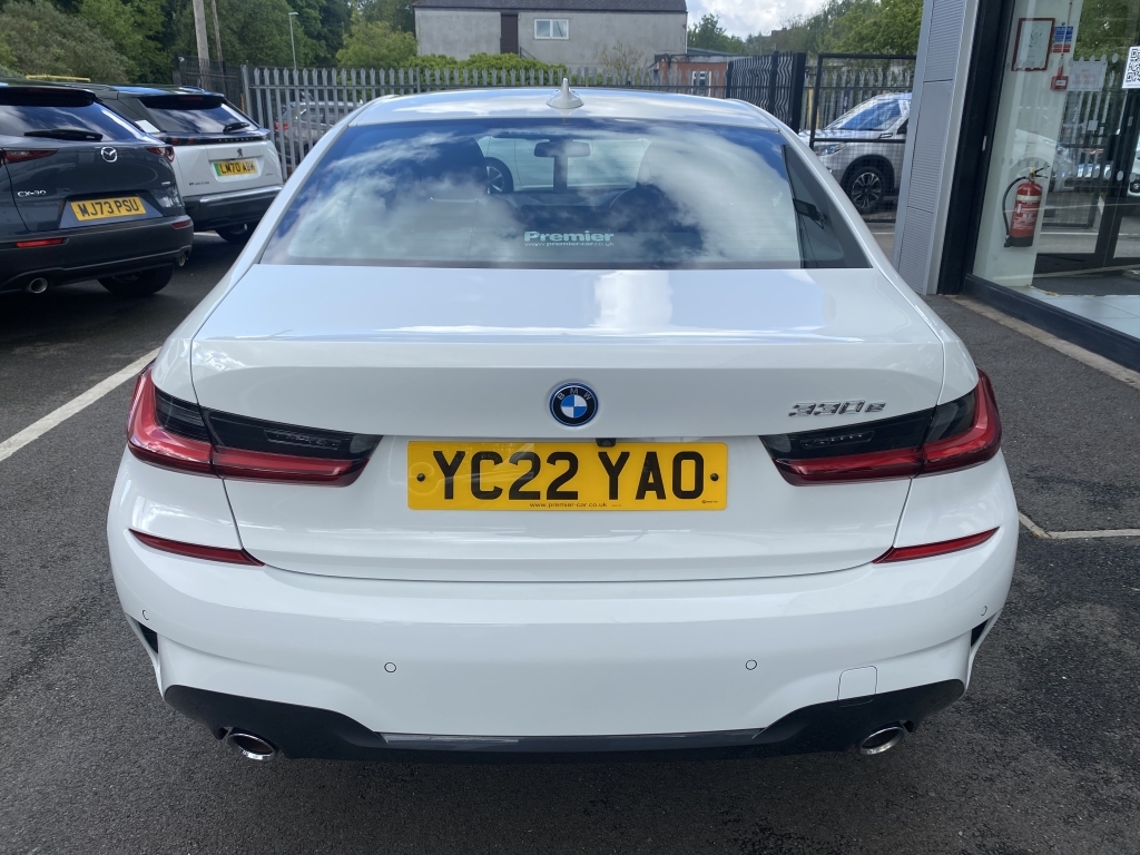 BMW 3 Series 2.0 330E M Sport YC22YAO White #5