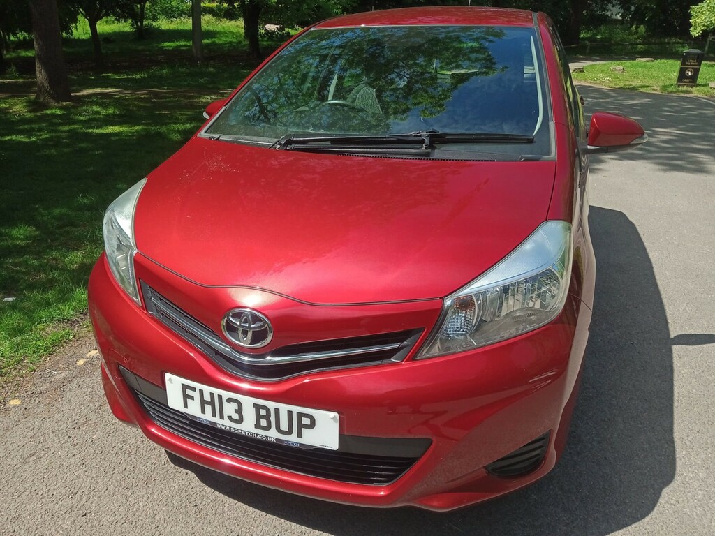 Toyota Yaris 1.3 Dual Vvt-i Tr 2013 FH13BUP Red #2