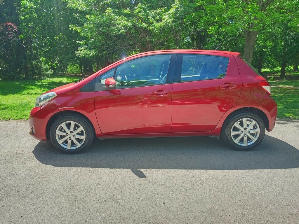 Toyota Yaris 1.3 Dual Vvt-i Tr 2013 FH13BUP Red #3