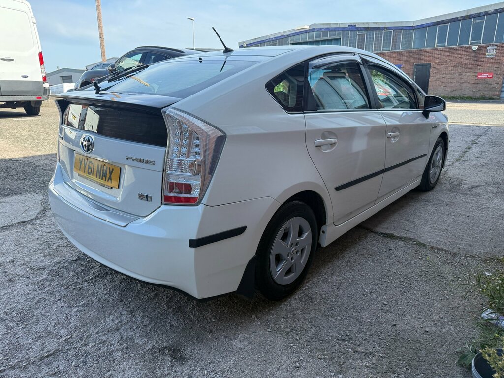 Toyota Prius Blue #8