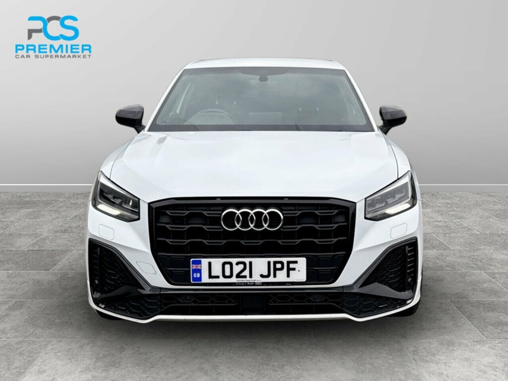 Audi Q2 Tfsi Cod Black Edition LO21JPF White #4