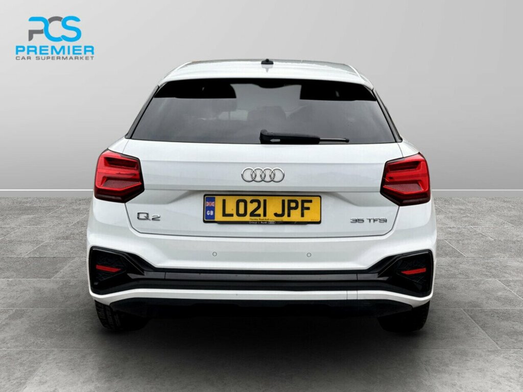Audi Q2 Tfsi Cod Black Edition LO21JPF White #3