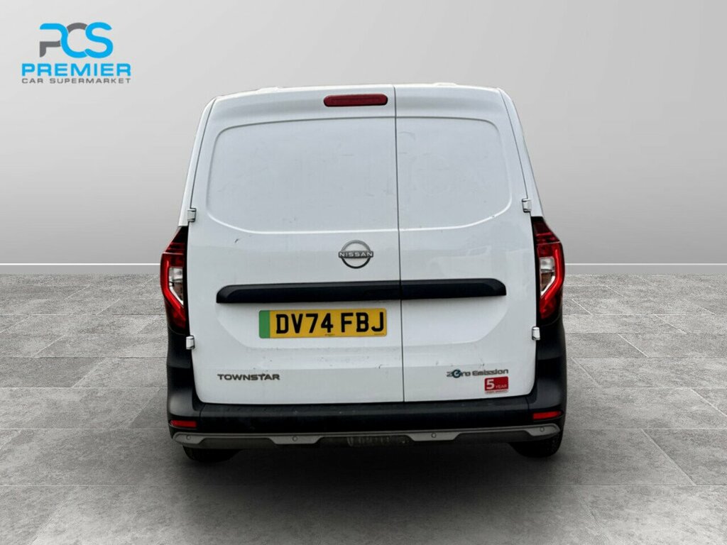 Nissan TOWNSTAR Acenta White #4