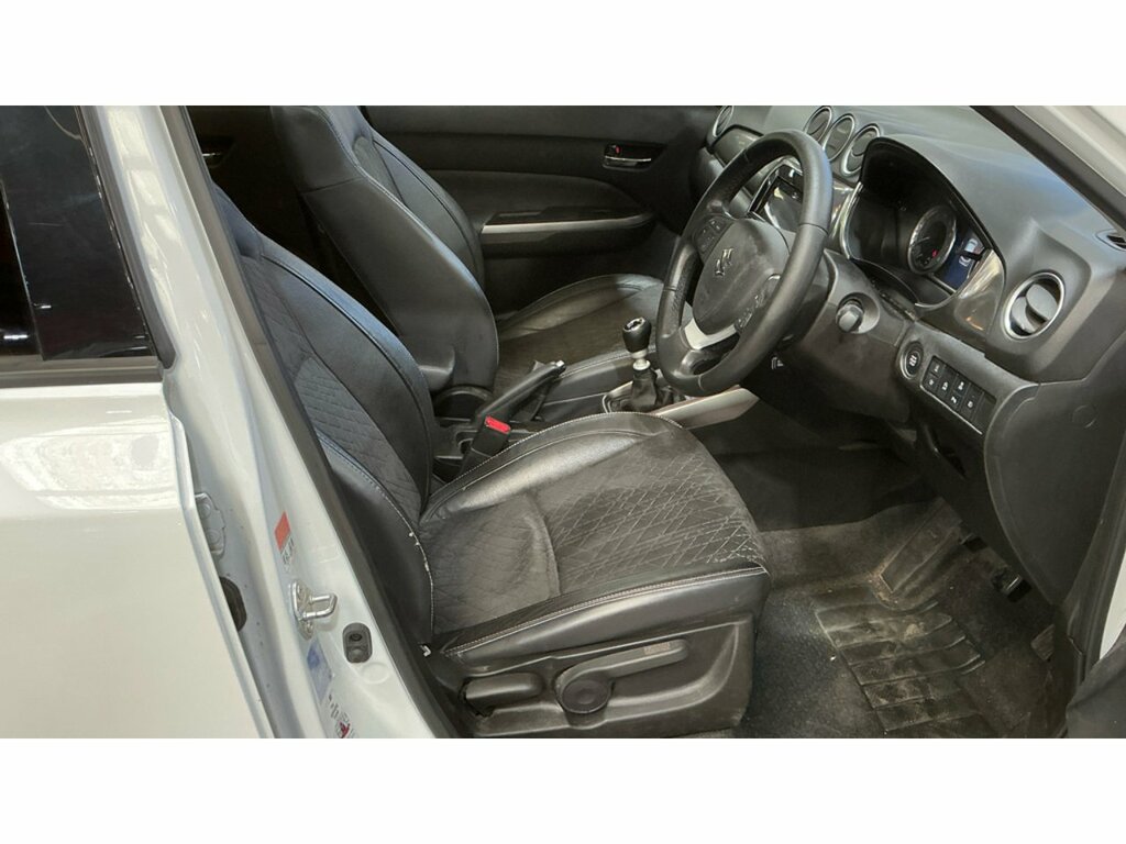 Suzuki Vitara Boosterjet Mhev Sz5 KN23ZSK White #3